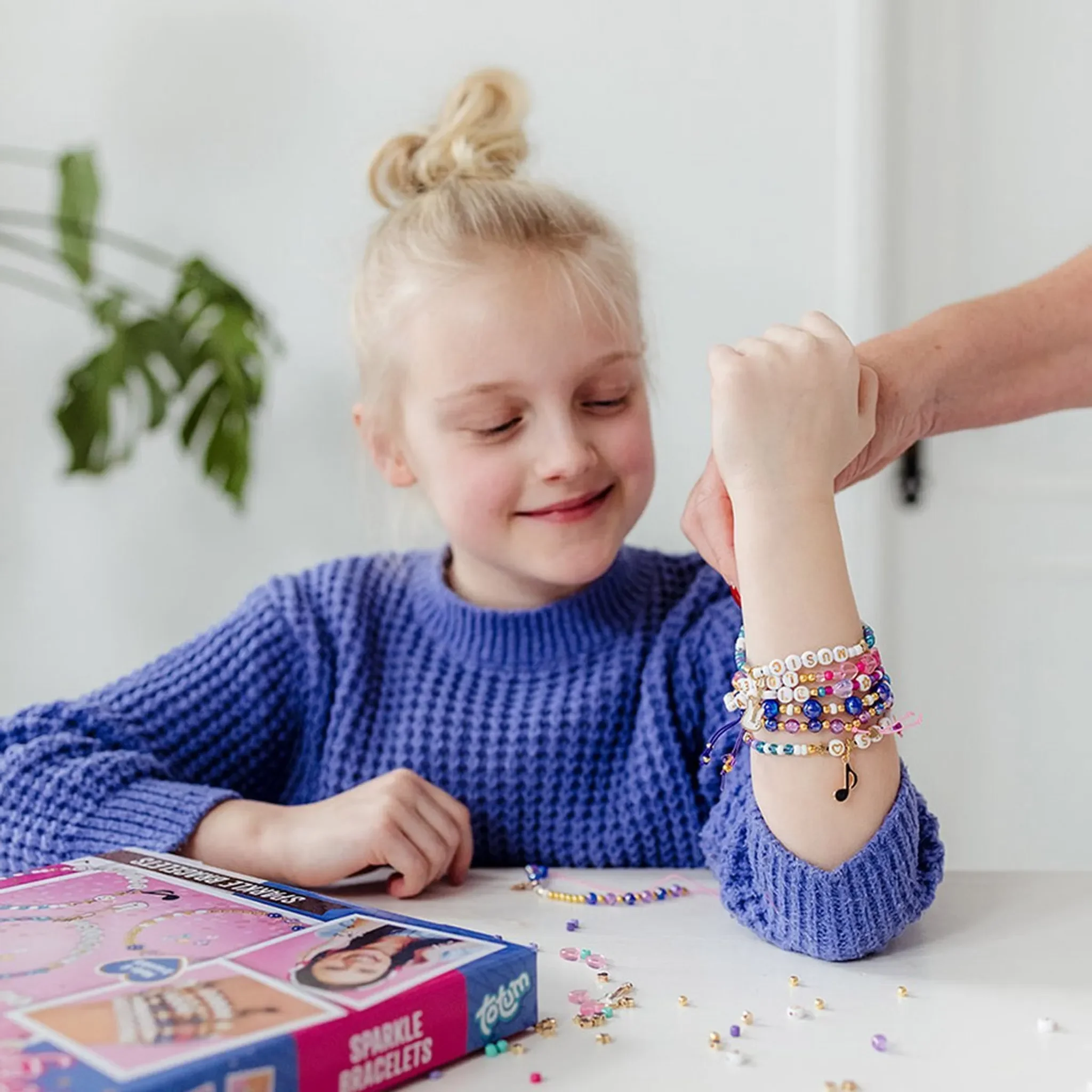 Design & Shine – Bastelset Glitzerarmbänder